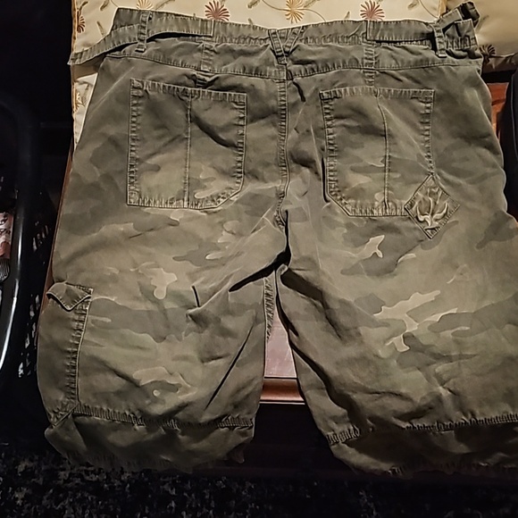 PrAna camo cargo shorts - Picture 2 of 4